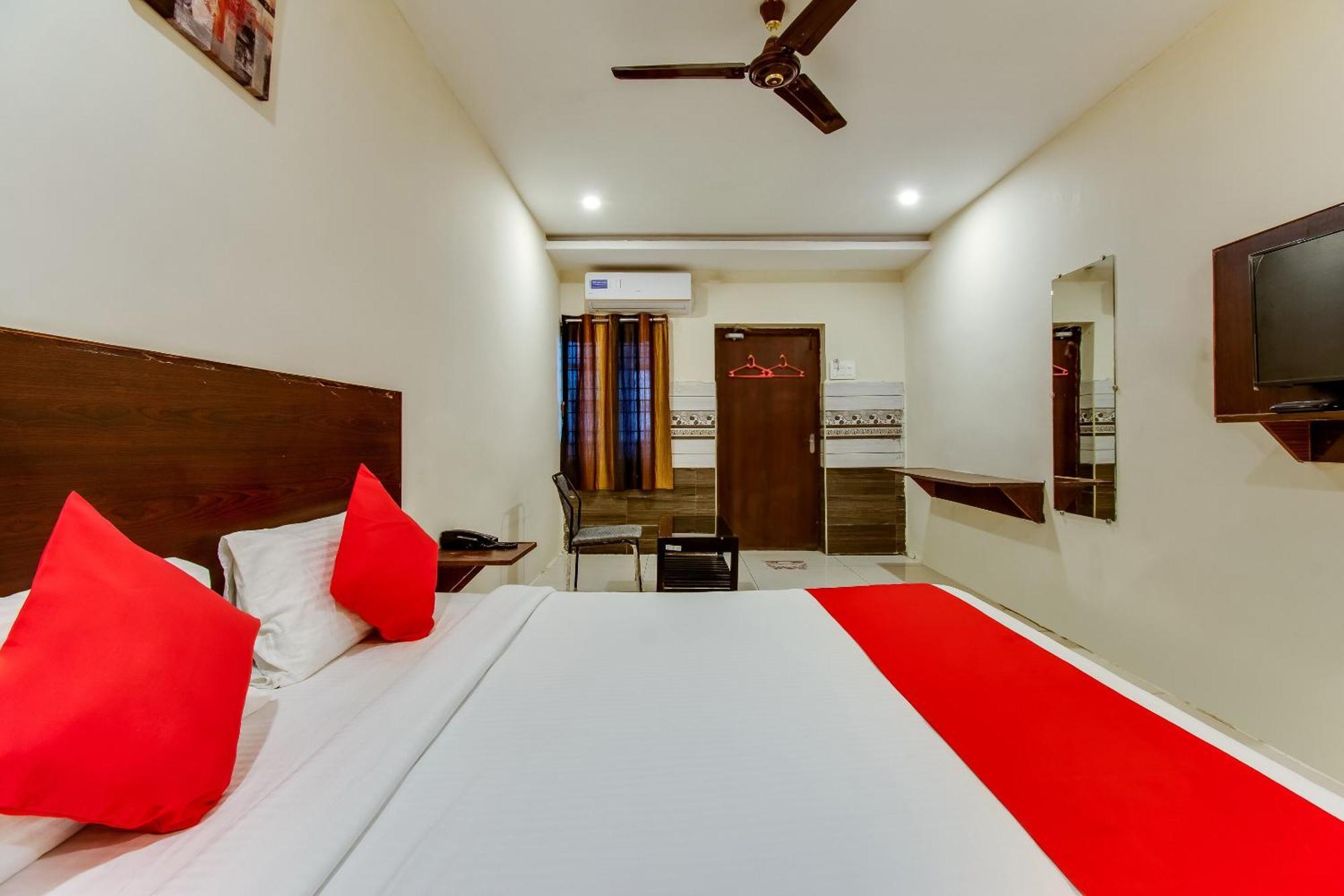 Hotel Oyo Akshaya Nest Vijayawāda Exterior foto